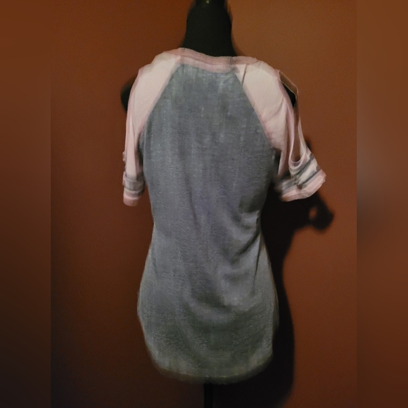 Shoulder Cut Out T-Shirt, EUC - Picture 3 of 10